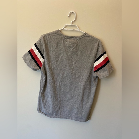 Grey Tommy Hilfiger T-shirt - Picture 2 of 3